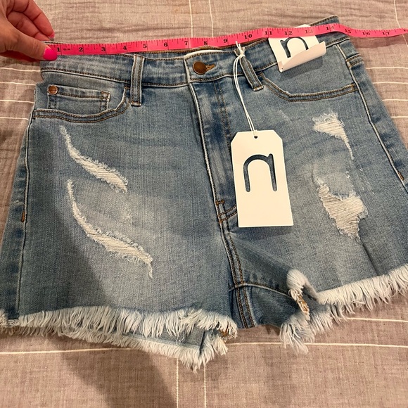 Nature Denim Distressed High Rise Shorts NWT size Large - Picture 7 of 7